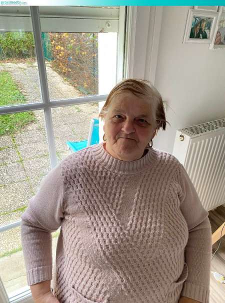 edith seule en manque de tendresse
