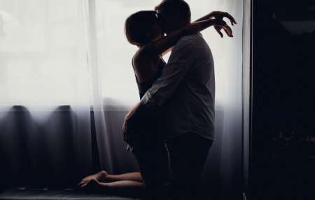 jeune homme cherche femme de plus 65 ans ou couple